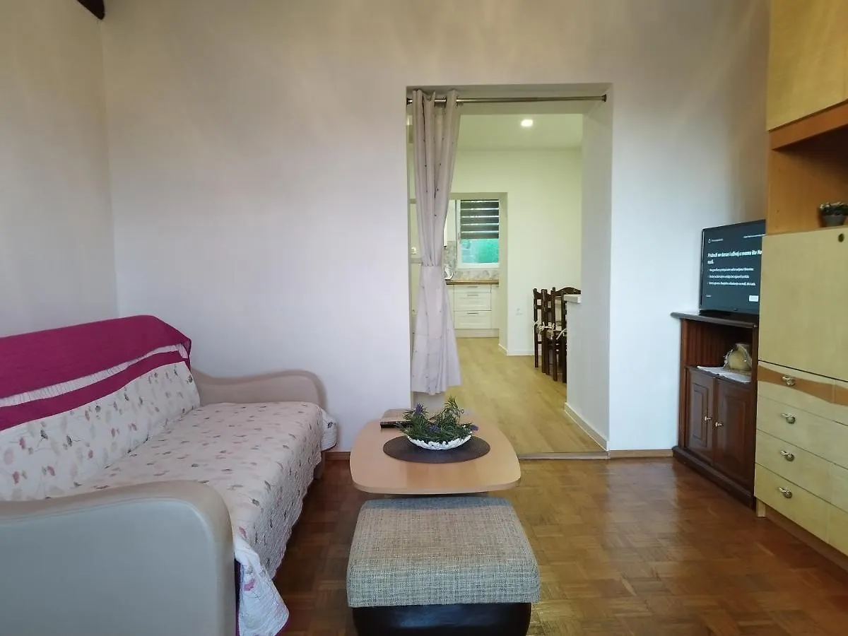 Apartment Ane 德拉马利