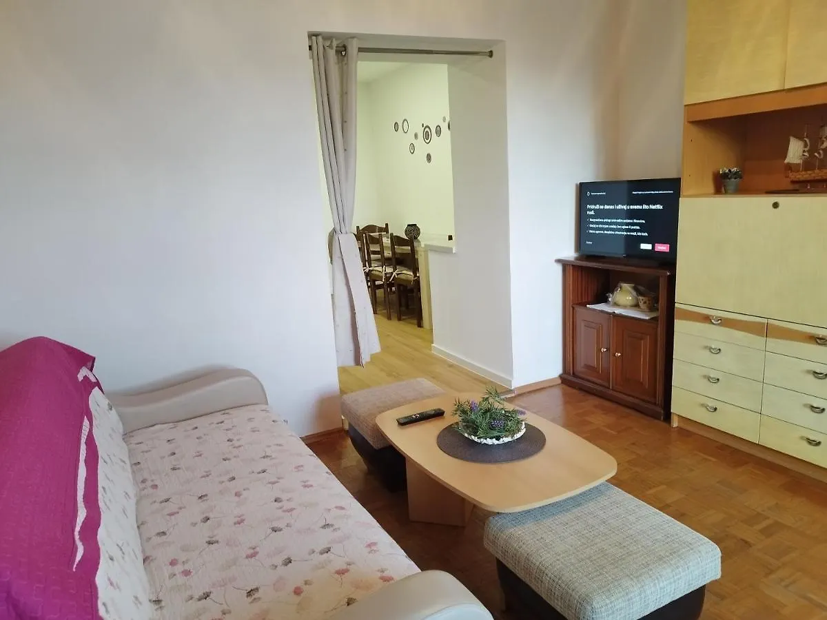 Apartment Ane 德拉马利